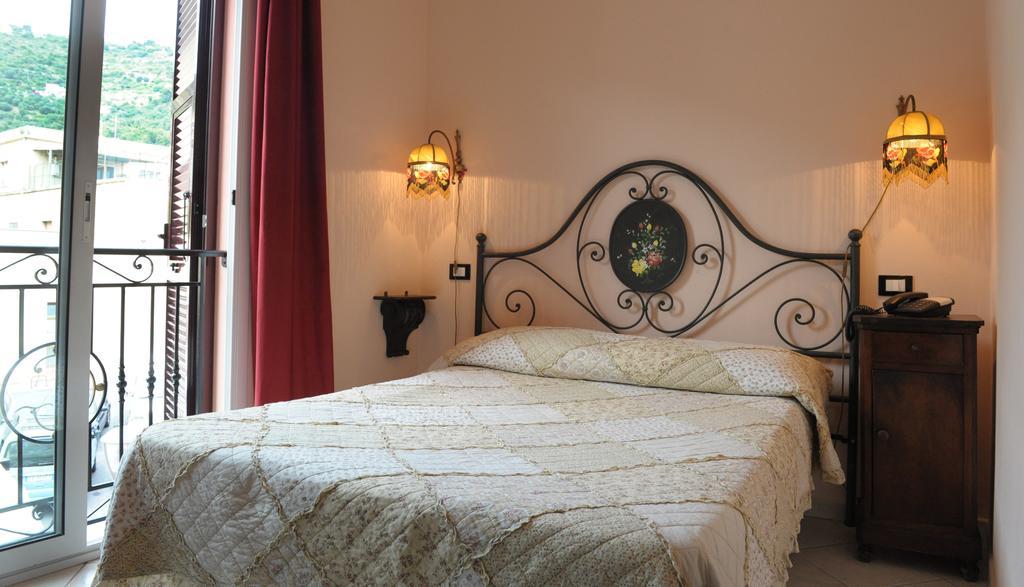 Hotel Giuseppe Ventimiglia Szoba fotó