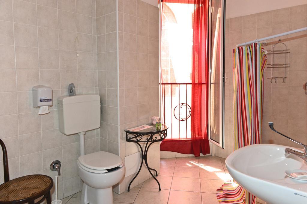 Hotel Giuseppe Ventimiglia Szoba fotó